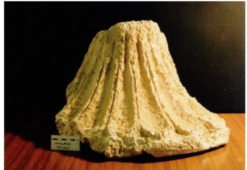 پایه‌ی گچی مکشوفه از چم‌نمشت